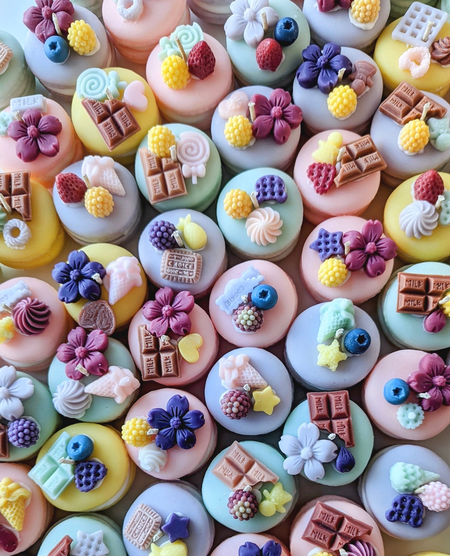 Macaron Dessert Candle Set