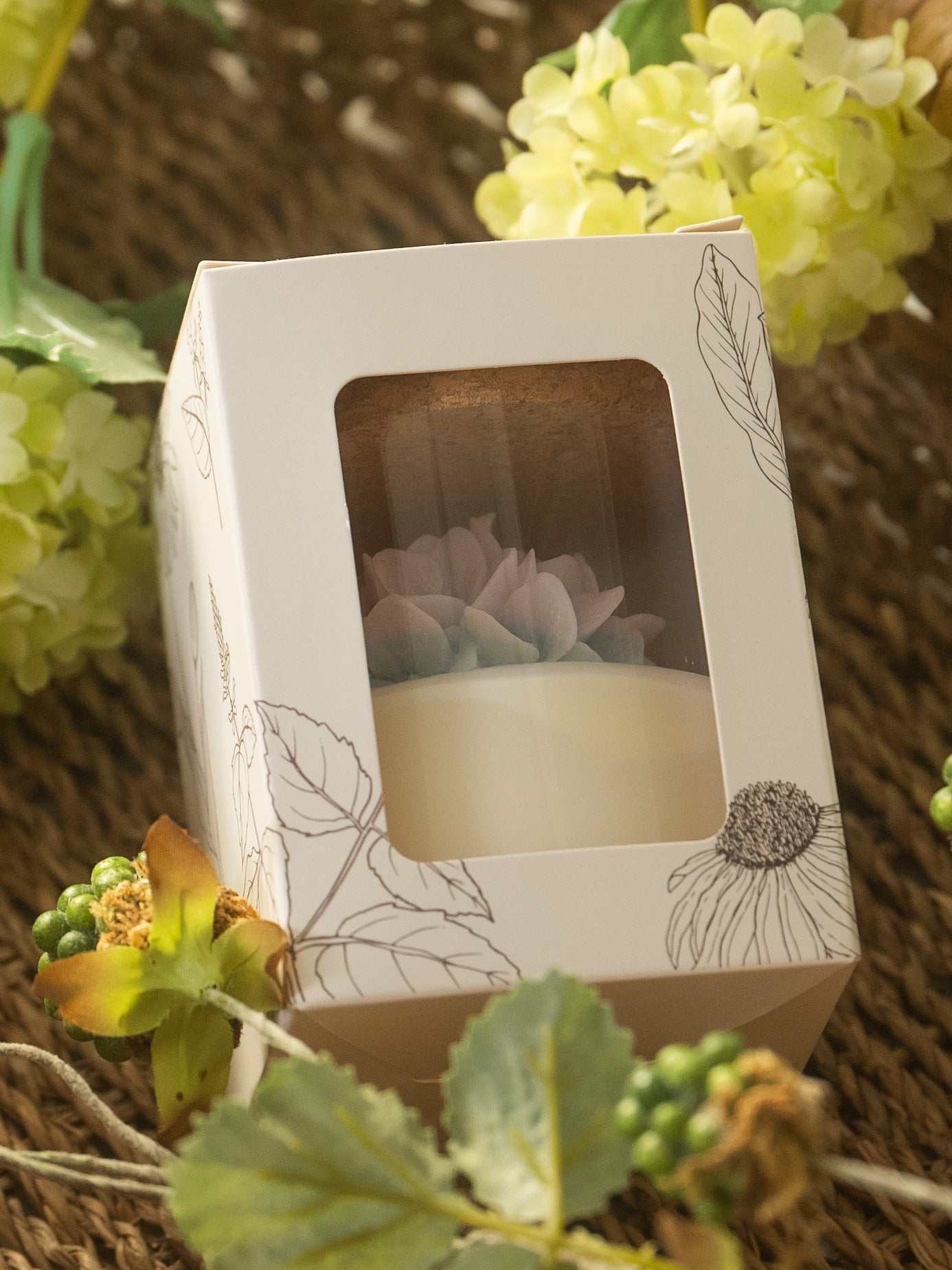 Hydrangea candle